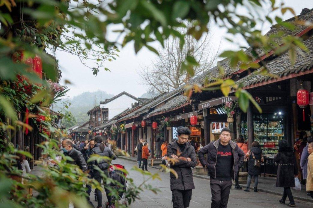 闲话上海 | 冯氏经典贺岁片 侬看过几部?